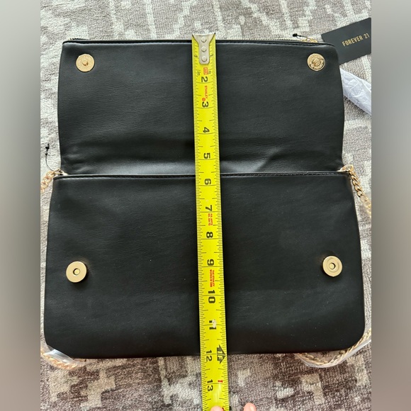 NWT Black Gold Forever 21 Crossbody bag Clutch Purse Removable Chain - Picture 13 of 14